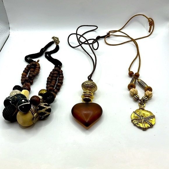 3 large Statement Necklace Gold Tone  Neutral Colors Fun on leather cords - Picture 1 of 12